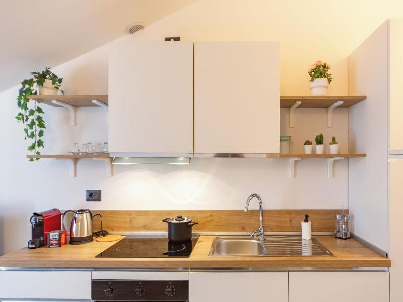 Khl Apartments image