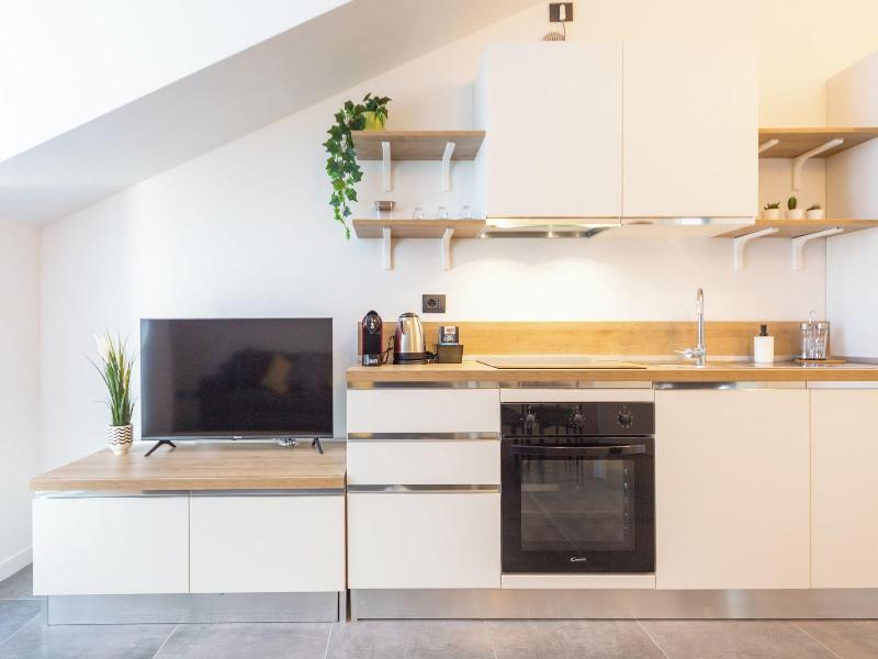 Khl Apartments image