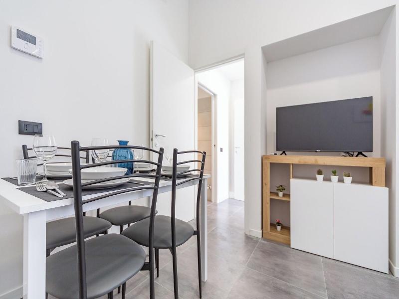 Khl Apartments image
