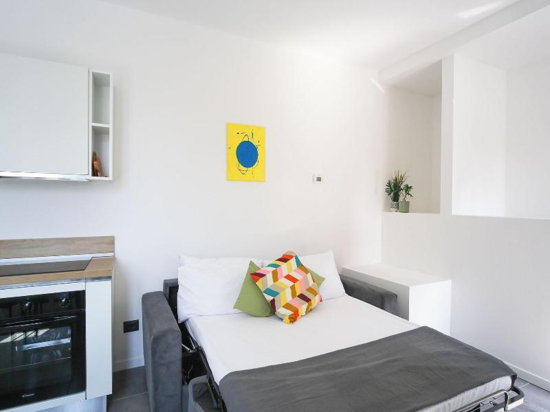Khl Apartments image