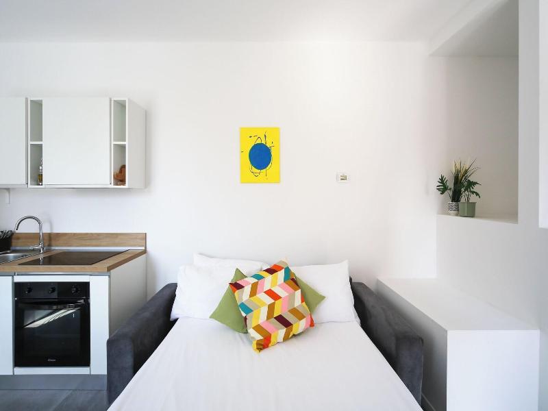 Khl Apartments image