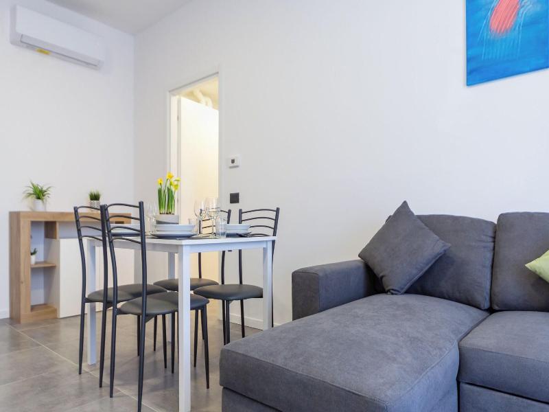 Khl Apartments image