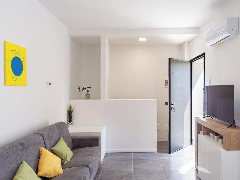 Khl Apartments image