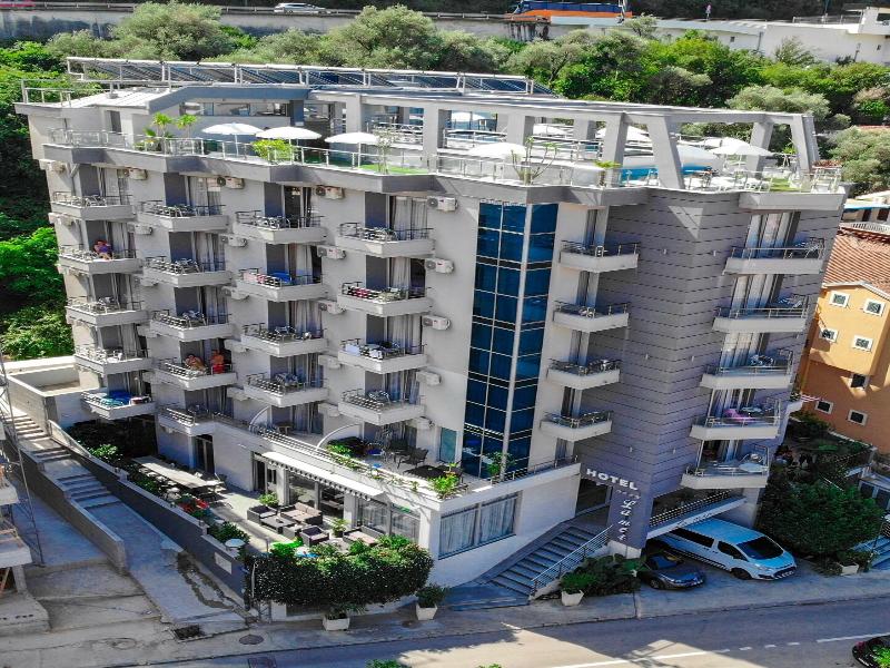 Hotel La Mer image