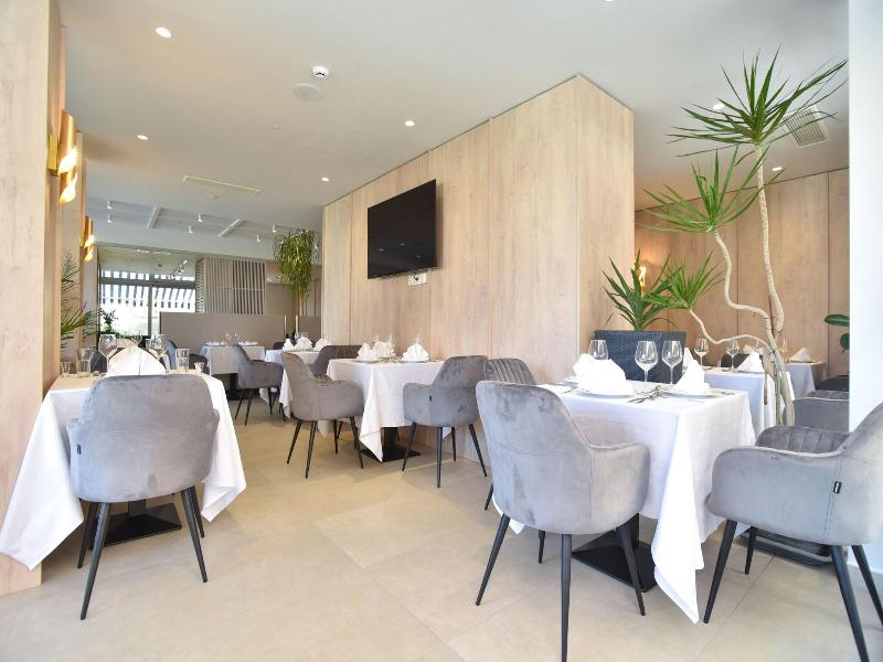 Hotel La Mer image