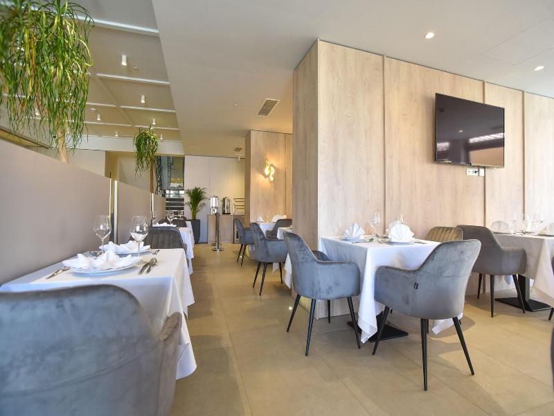 Hotel La Mer image