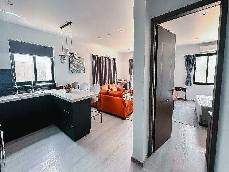 Hibiscus Suites And Residences image