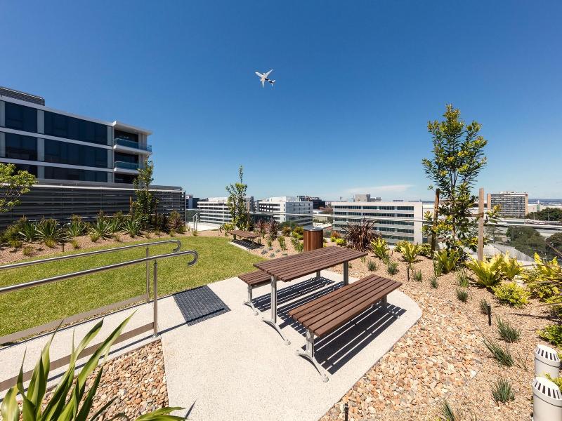 Meriton Suites Mascot Central image