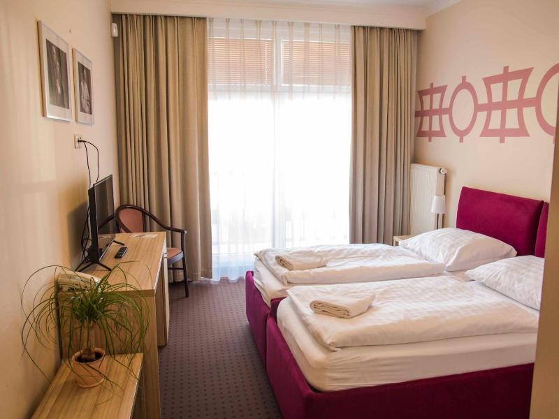 Hotel Akord image