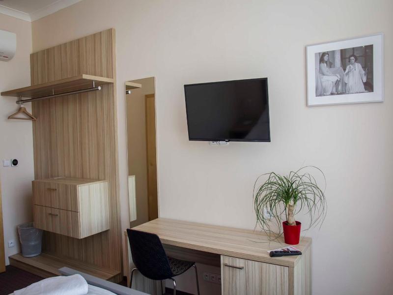 Hotel Akord image