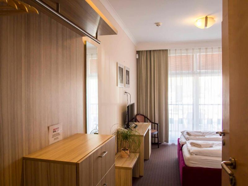 Hotel Akord image