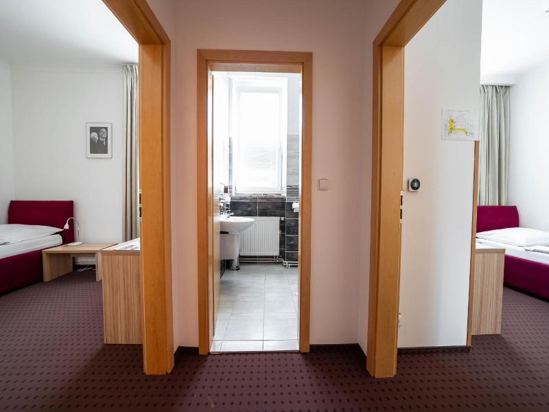 Hotel Akord image