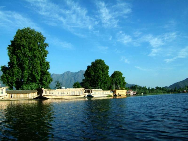Nigeen Lake View Resort