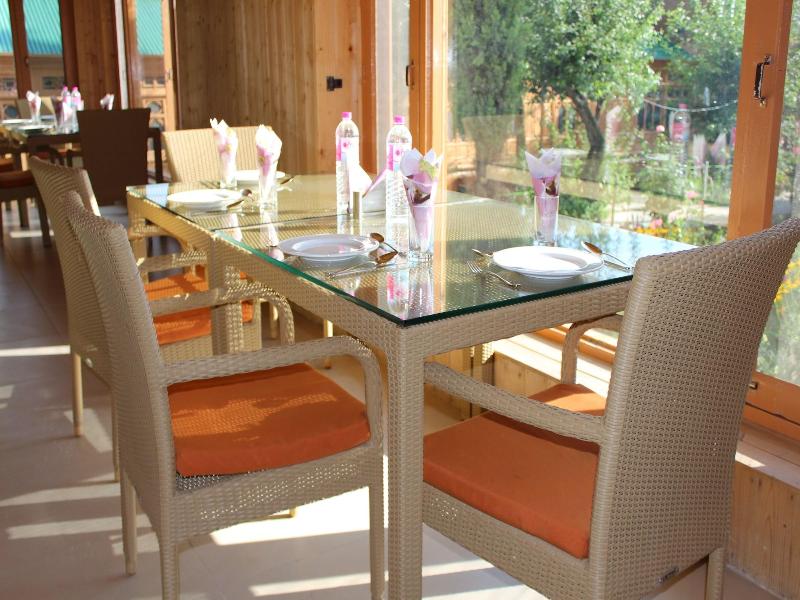 Nigeen Lake View Resort