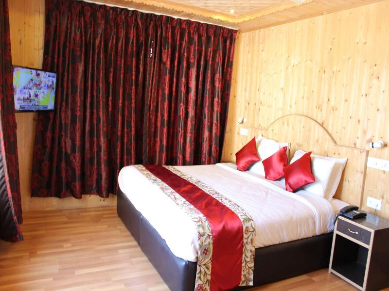 Nigeen Lake View Resort 5