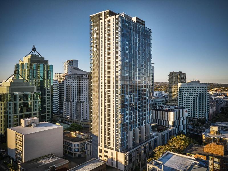 Meriton Suites Chatswood image