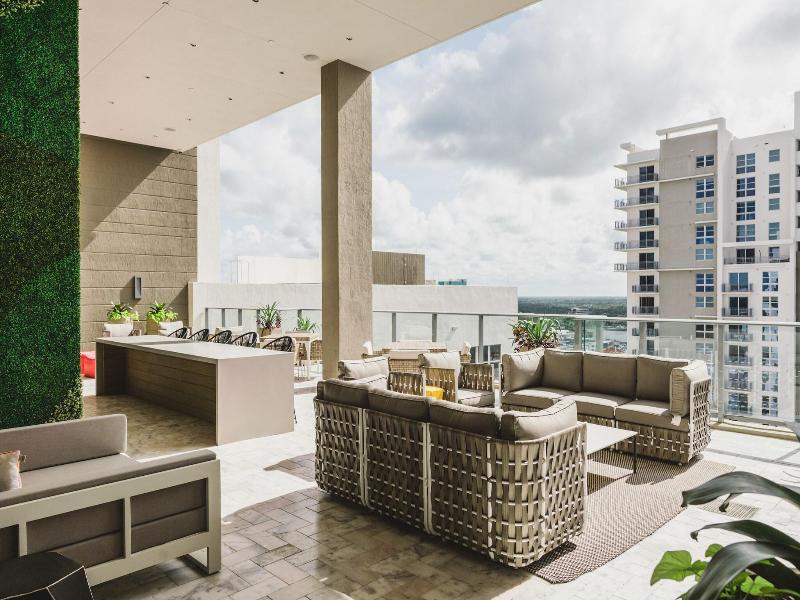 Tucker At Palmer Dadeland Miami image