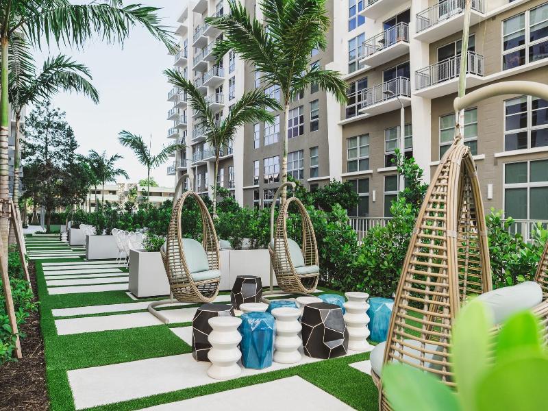 Tucker At Palmer Dadeland Miami image