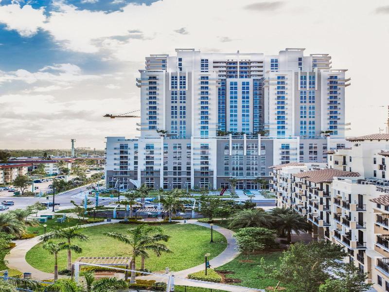 Tucker At Palmer Dadeland Miami image