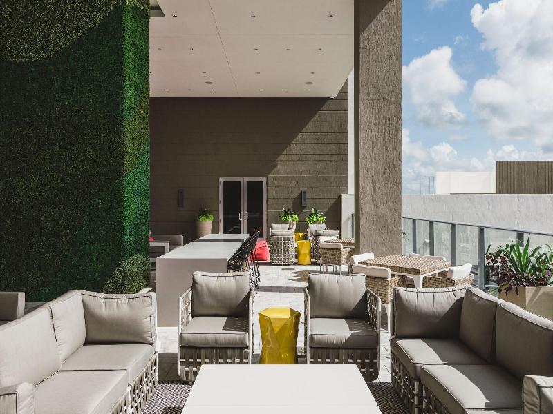 Tucker At Palmer Dadeland Miami image
