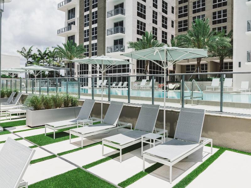 Tucker At Palmer Dadeland Miami image