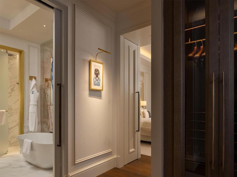 Corinthia Grand Hotel Du Boulevard Bucharest image