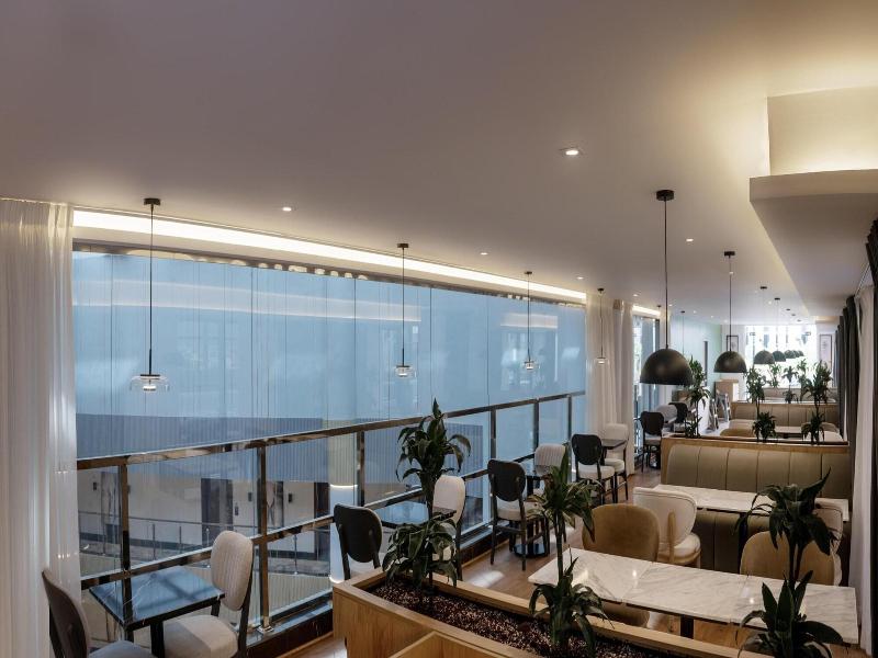 Radisson Hotel Madinah image