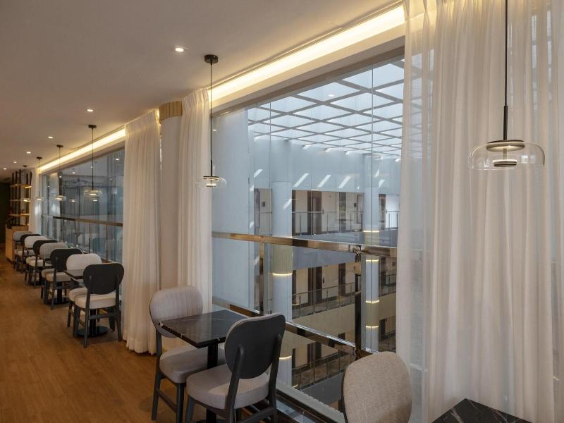Radisson Hotel Madinah image
