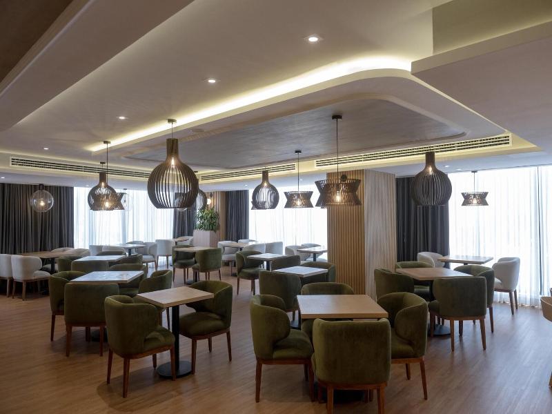 Radisson Hotel Madinah image
