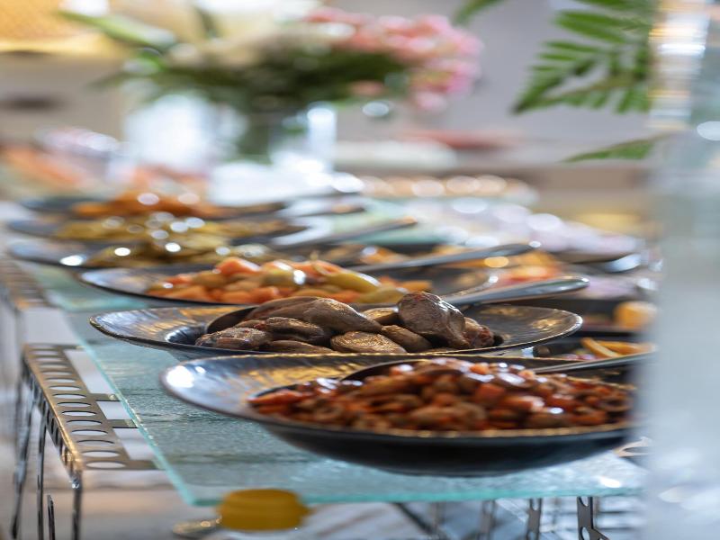 Radisson Hotel Madinah image