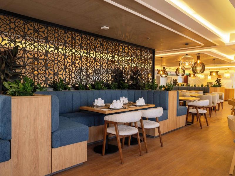 Radisson Hotel Madinah image
