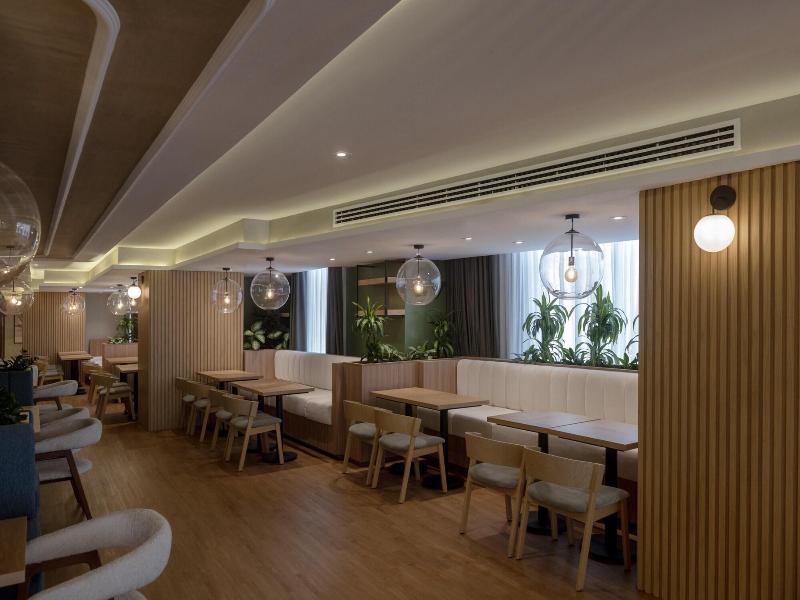 Radisson Hotel Madinah image