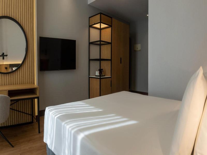 Radisson Hotel Madinah image