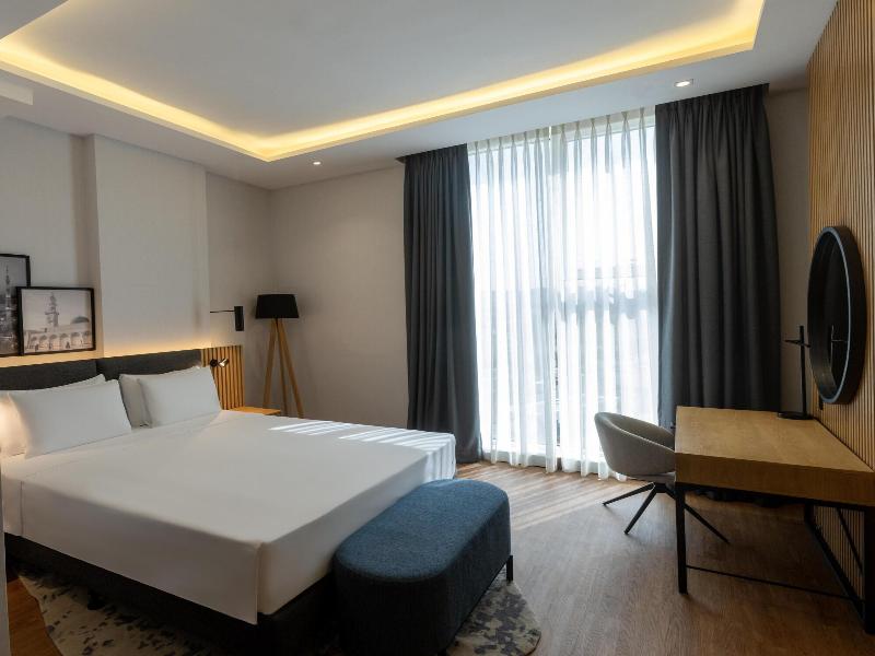Radisson Hotel Madinah image