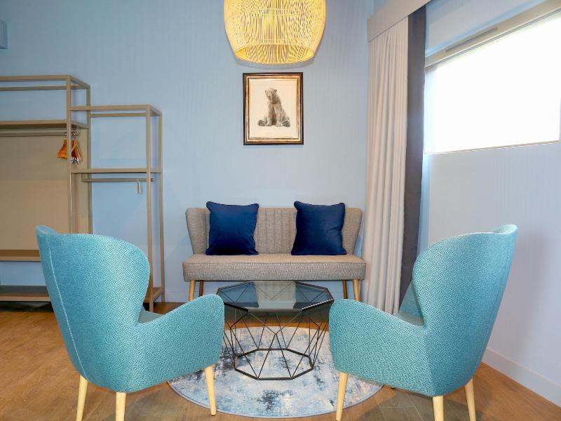 Hex Wildlife Hotel image