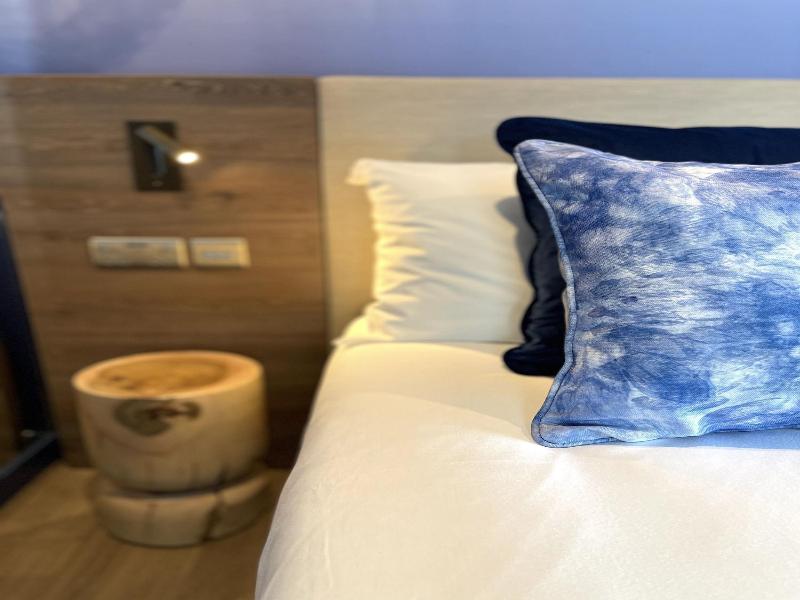 Hex Wildlife Hotel image