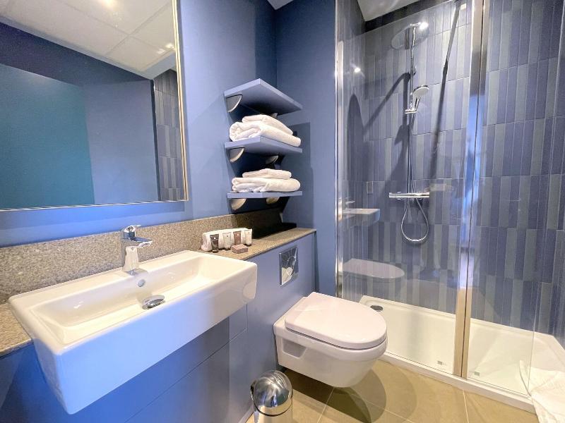 Hex Wildlife Hotel image