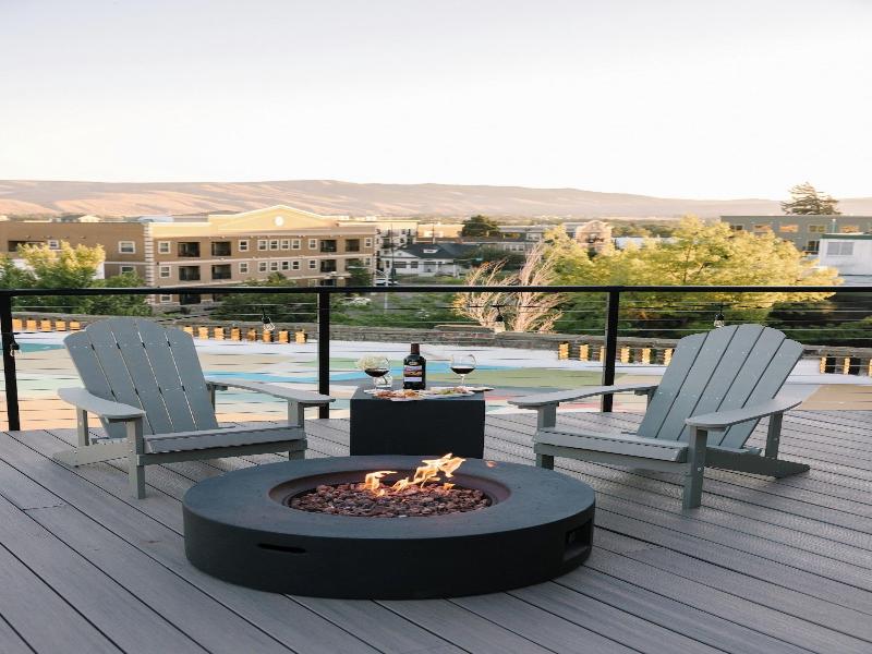 Hotel Windrow Downtown Ellensburg — view
