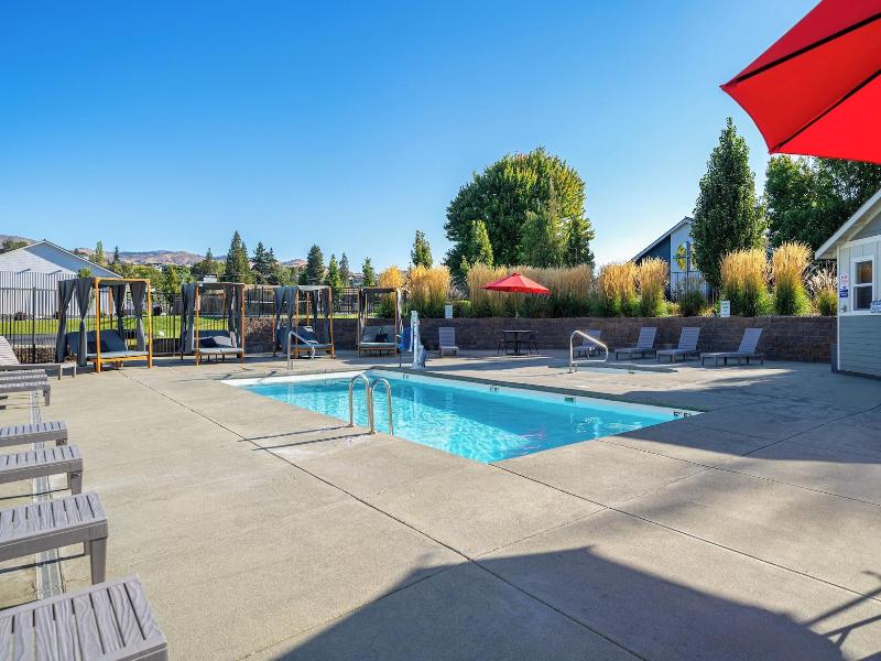 The Lodge Lake Chelan image