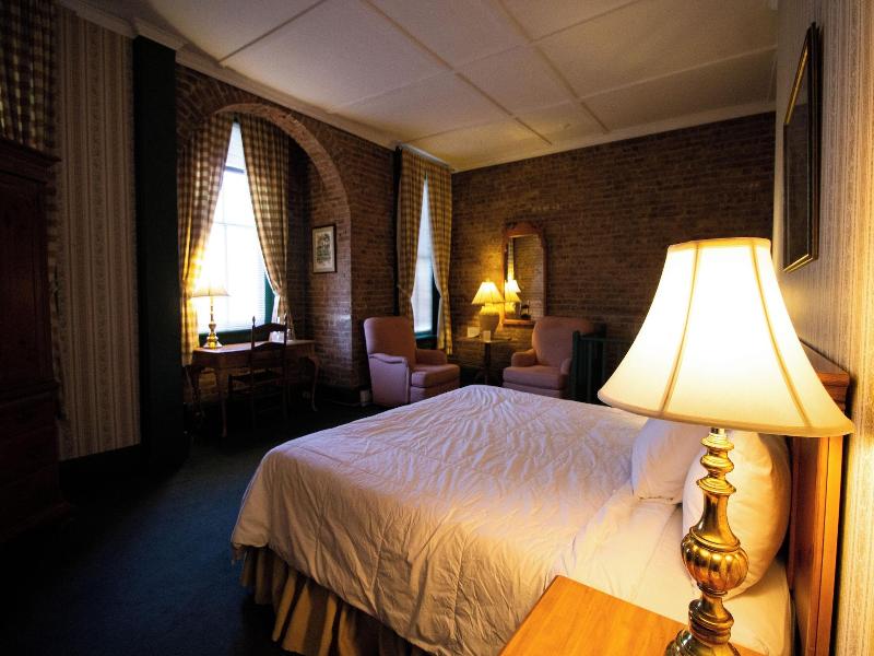 Beekman Arms And Delamater Inn image