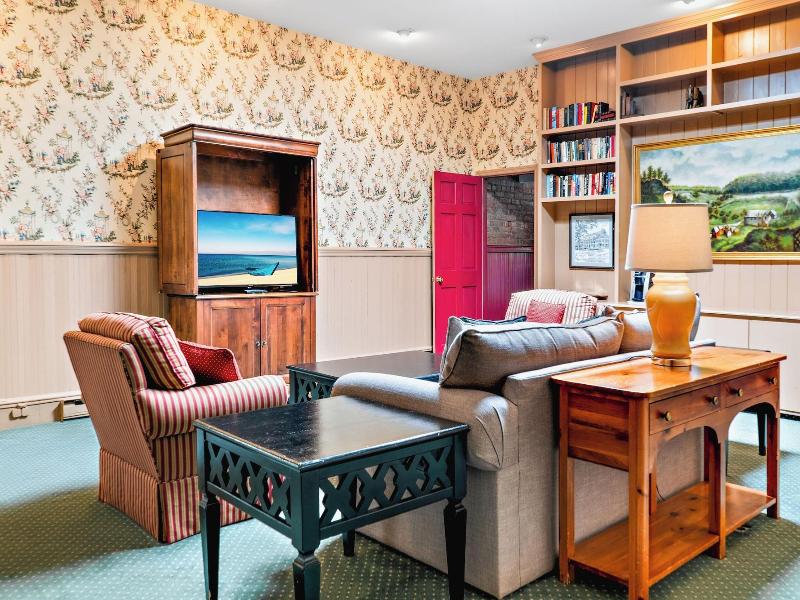 Beekman Arms And Delamater Inn image