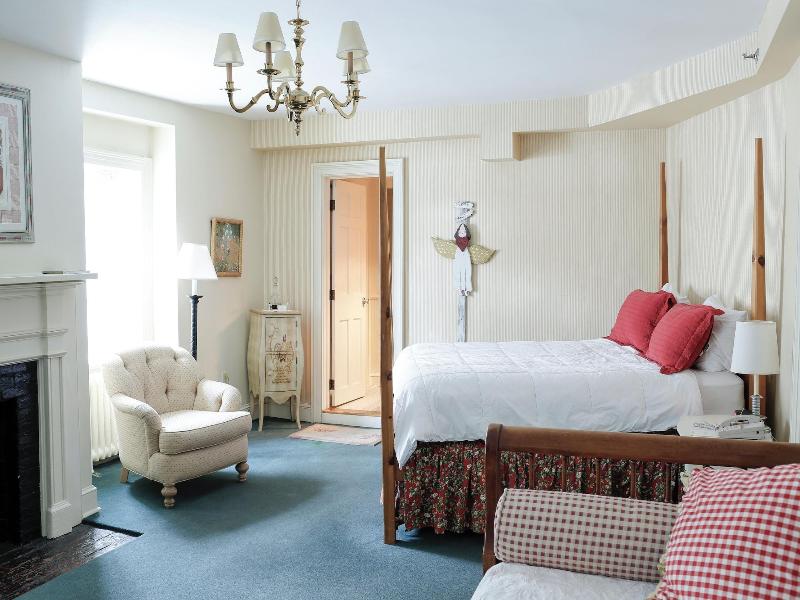 Beekman Arms And Delamater Inn image