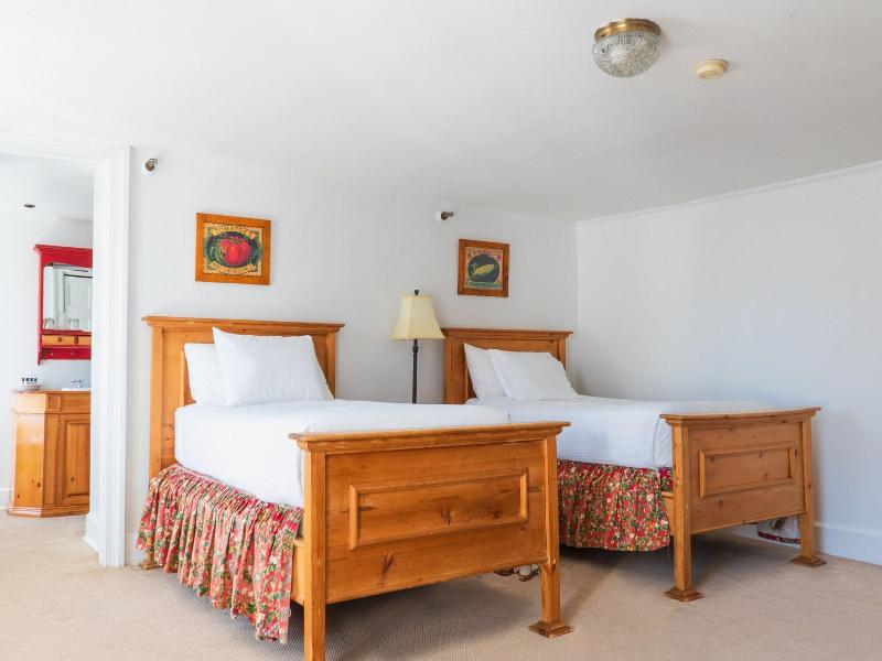 Beekman Arms And Delamater Inn image