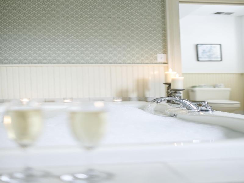 Beekman Arms And Delamater Inn image
