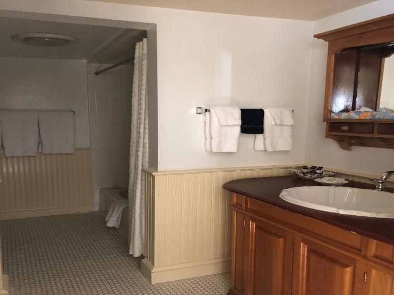 Beekman Arms And Delamater Inn image