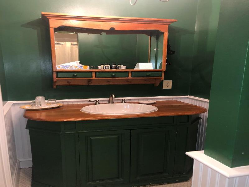 Beekman Arms And Delamater Inn image