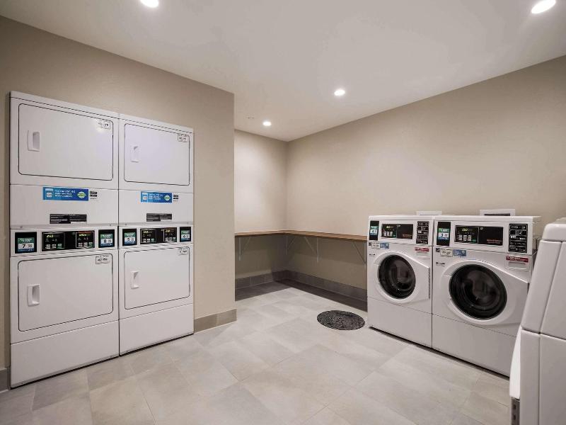 Everhome Suites Corona image
