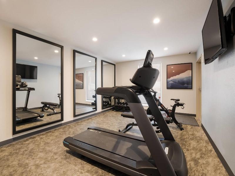 Everhome Suites Corona image