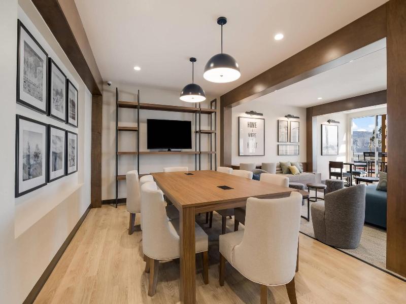 Everhome Suites Corona image