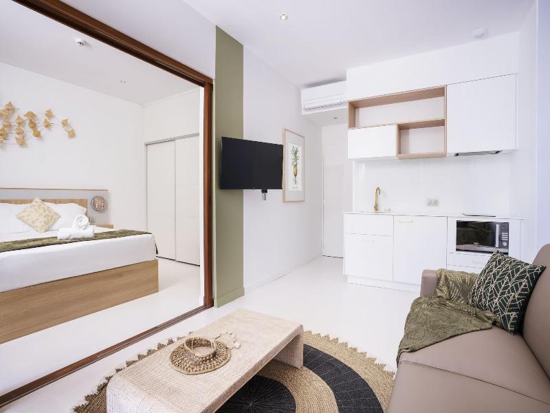 Cook's Bay Hotel And Suites image
